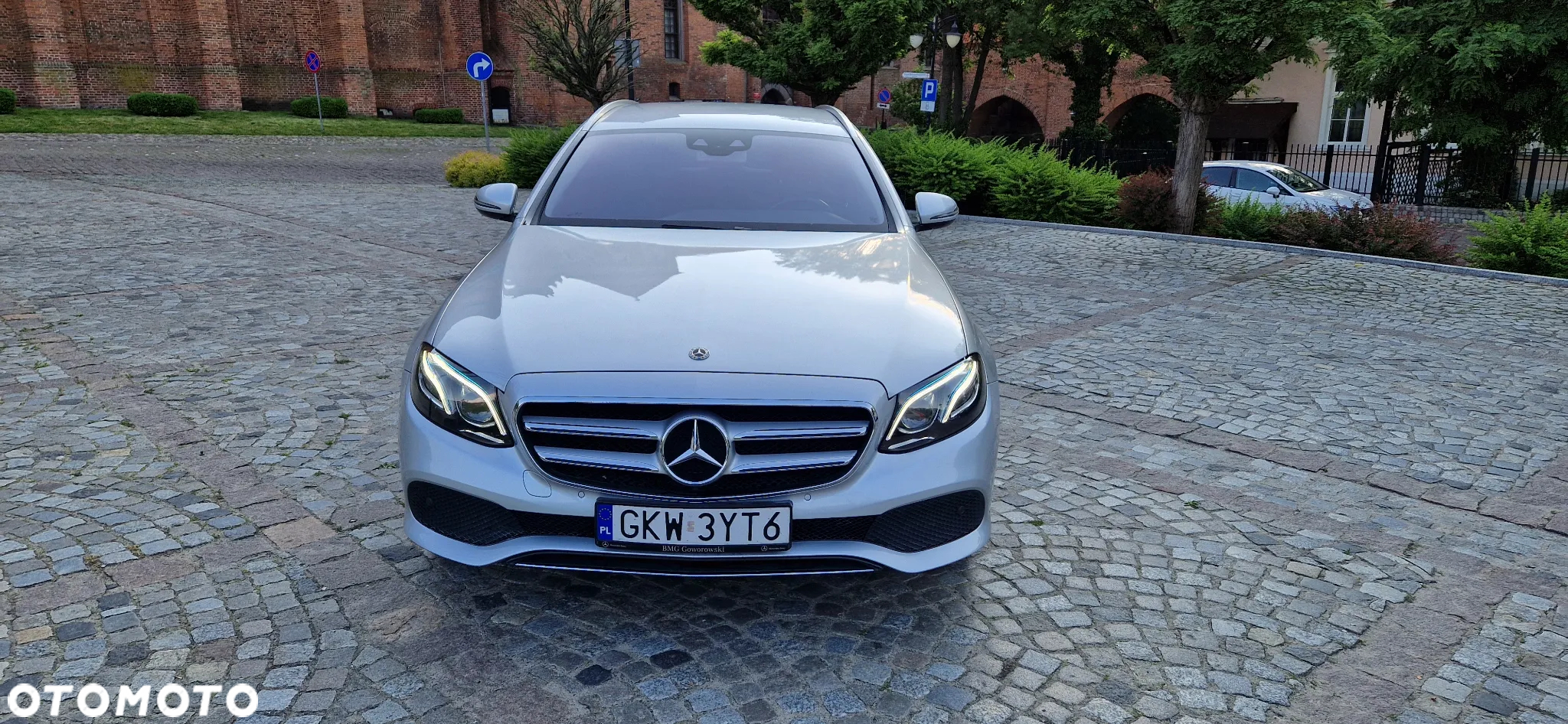 Mercedes-Benz Klasa E 220 d T 9G-TRONIC - 2