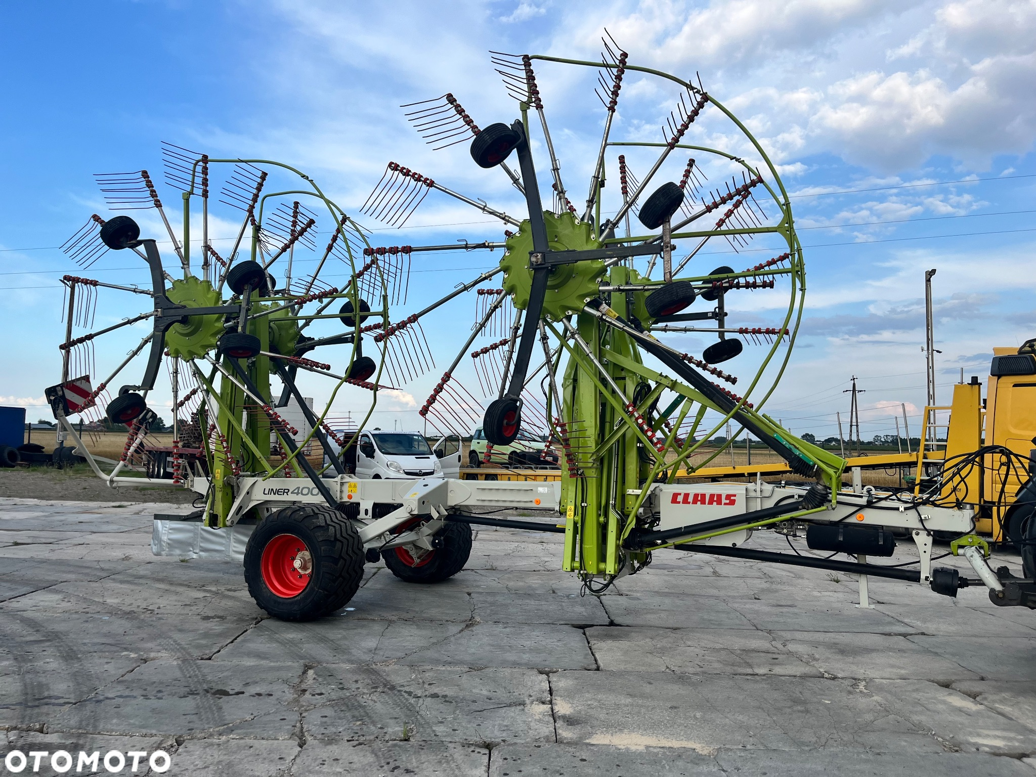 Claas Liner 4000 / zgrabiarka / 4 wirnikowa / 15 metrów / komputer ISOBUS - 3