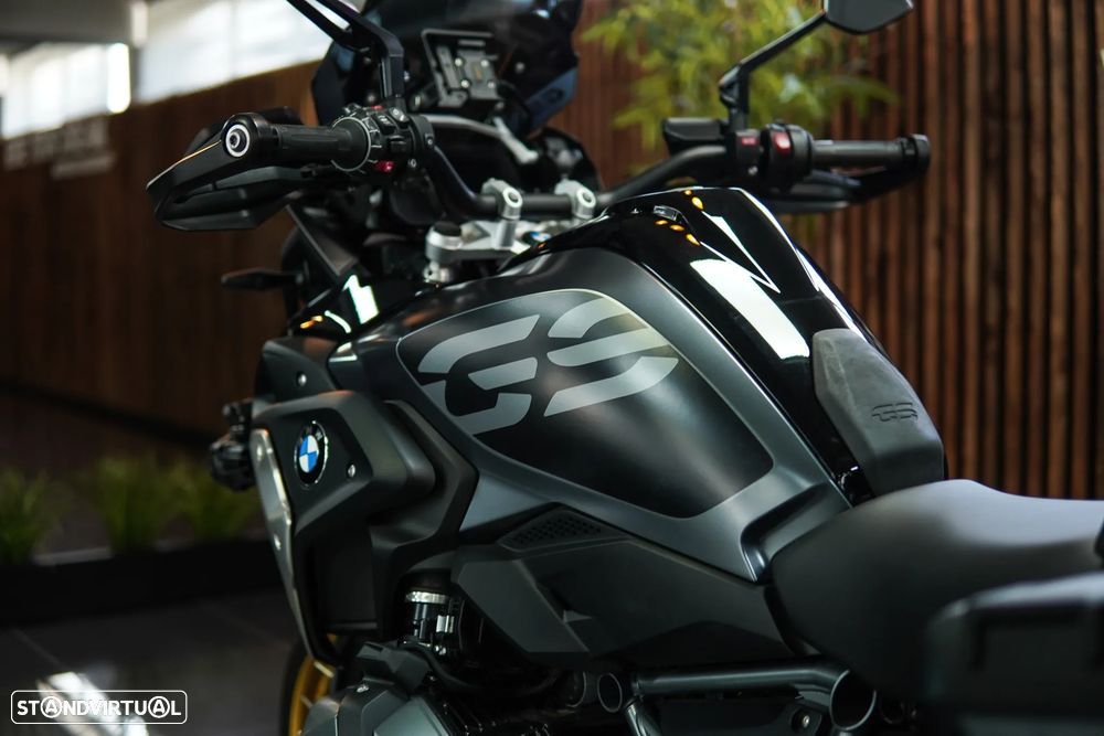 BMW R 1250 GS TRIPLE BLACK - 18