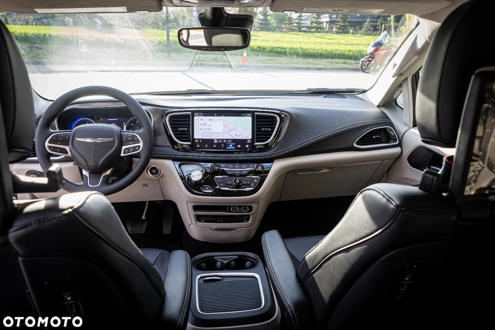 Chrysler Pacifica - 8