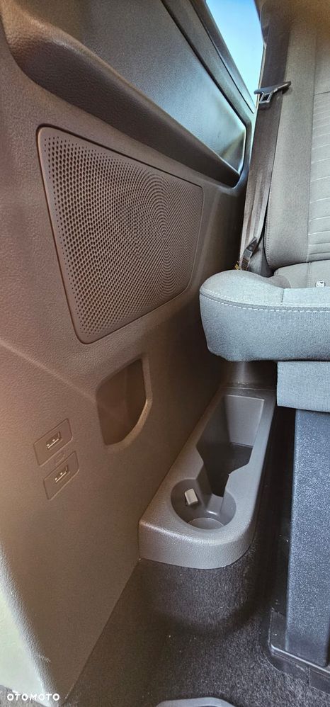 Ford Tourneo Custom - 30