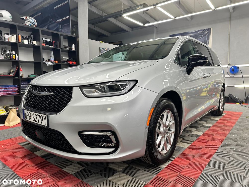 Chrysler Pacifica - 10