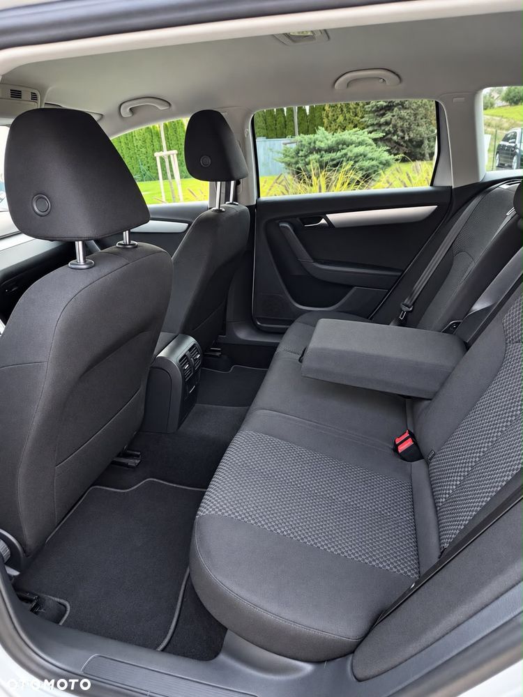 Volkswagen Passat 2.0 TDI Comfortline DSG - 12