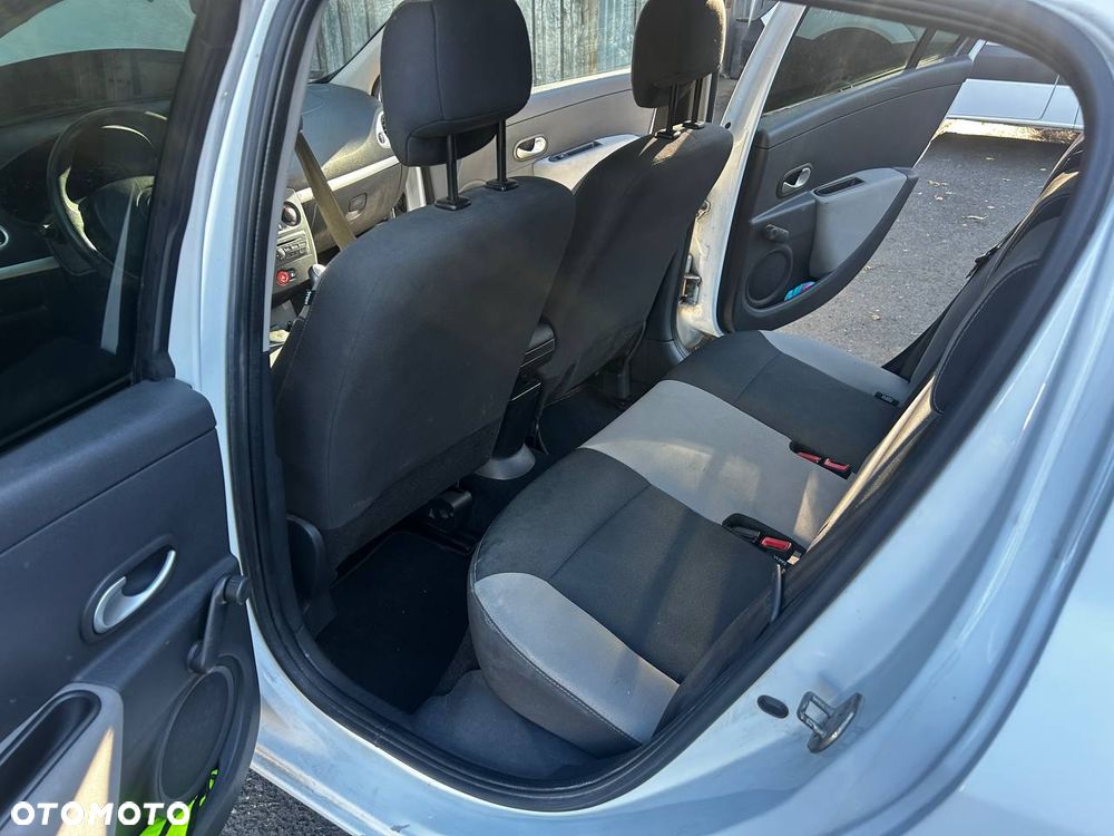 Renault Clio 2011 photo 4