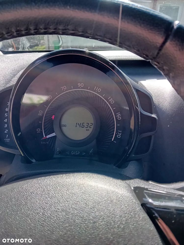 Toyota Aygo x-play - 9