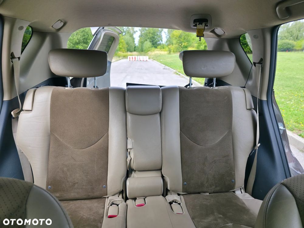 Toyota RAV4 - 11
