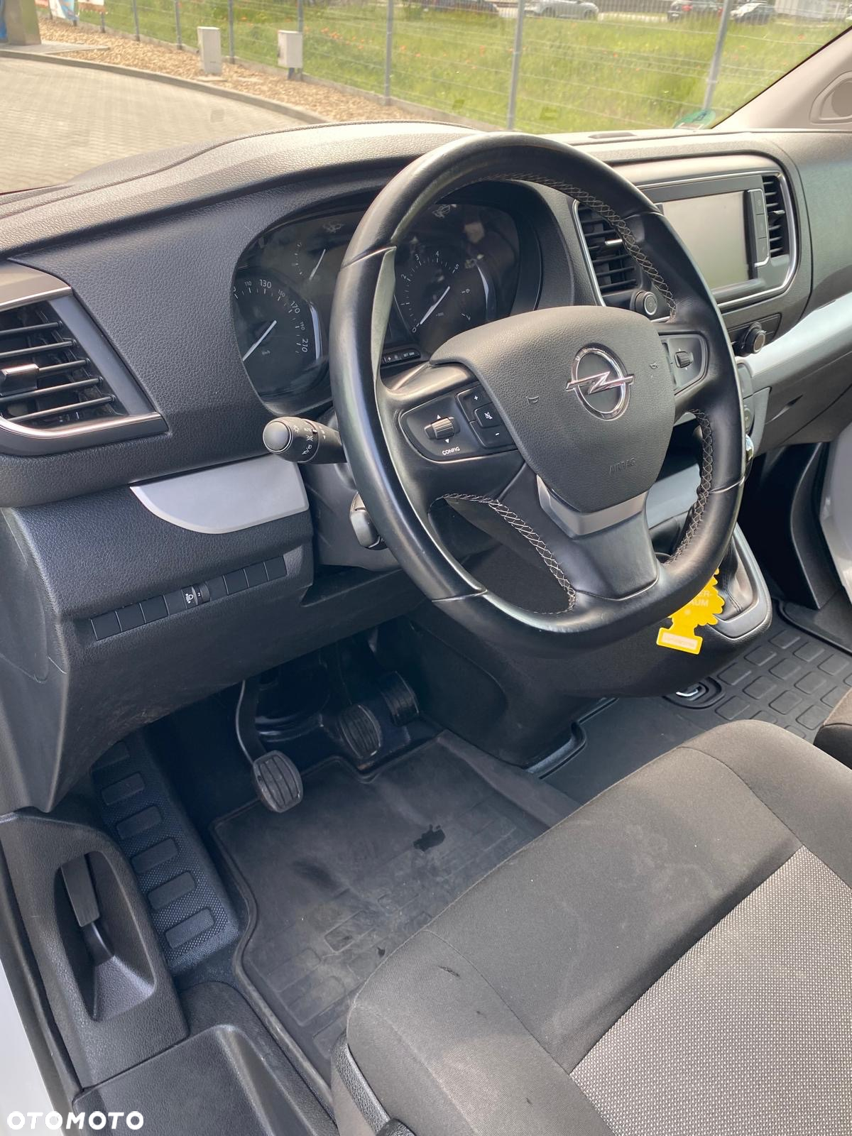 Opel Vivaro - 25