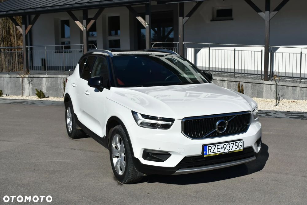 Volvo XC 40 D4 AWD Geartronic Momentum Pro - 2