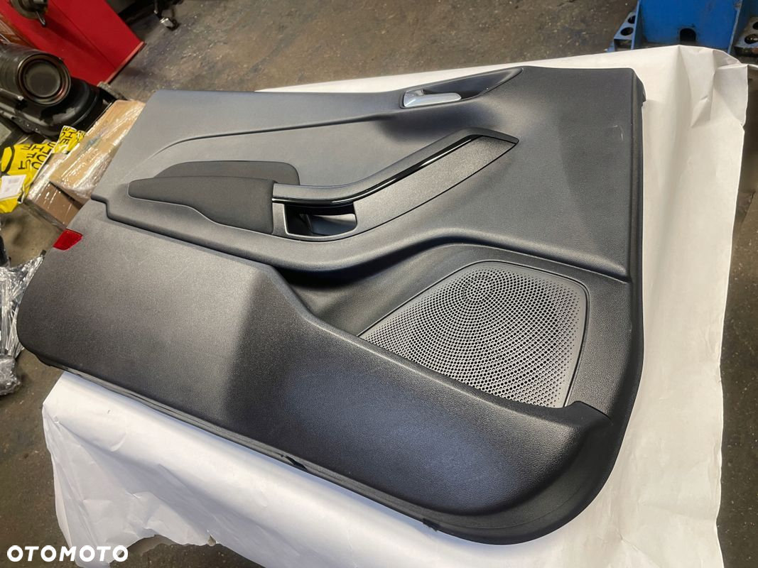FORD FIESTA MK8 3D BOCZEK DRZWI LEWY H1BB-B23943-AM EUROPA - 2