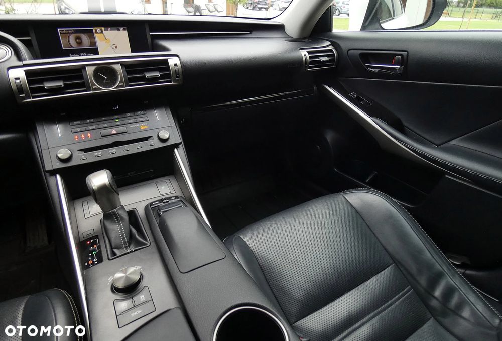 Lexus IS 200t / 300 Black - 40