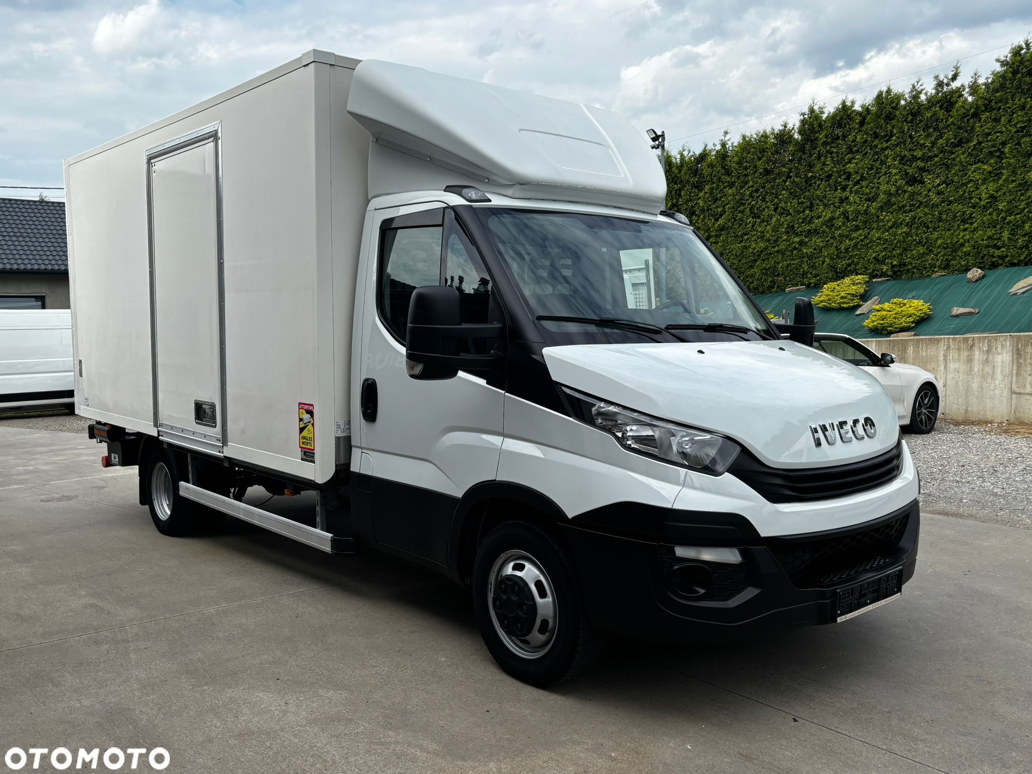 Iveco Daily 35C16 Kontener 8 Palet z windą 750 kg - 2
