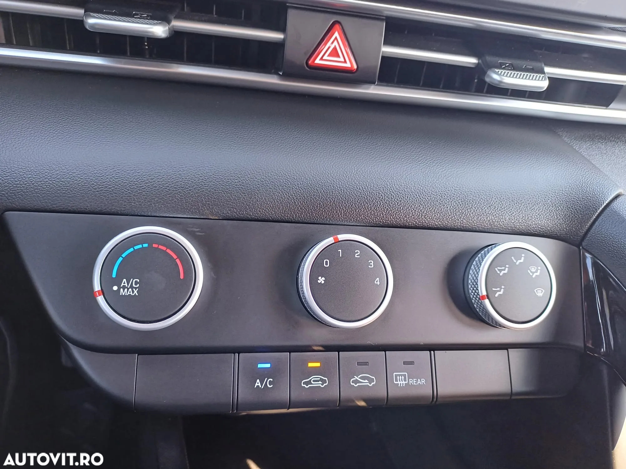 Hyundai Elantra 1.6 l 123 CP CVT Comfort - 19