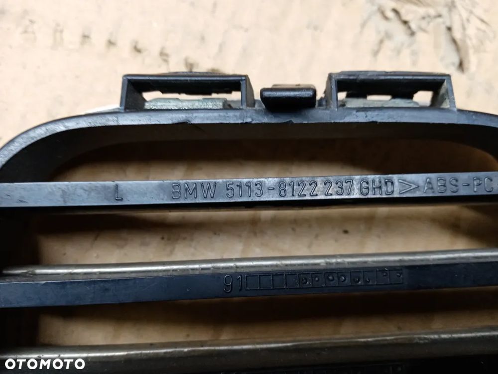 Nerka grill atrapa lewa BMW 3 E36 8122237 - 4