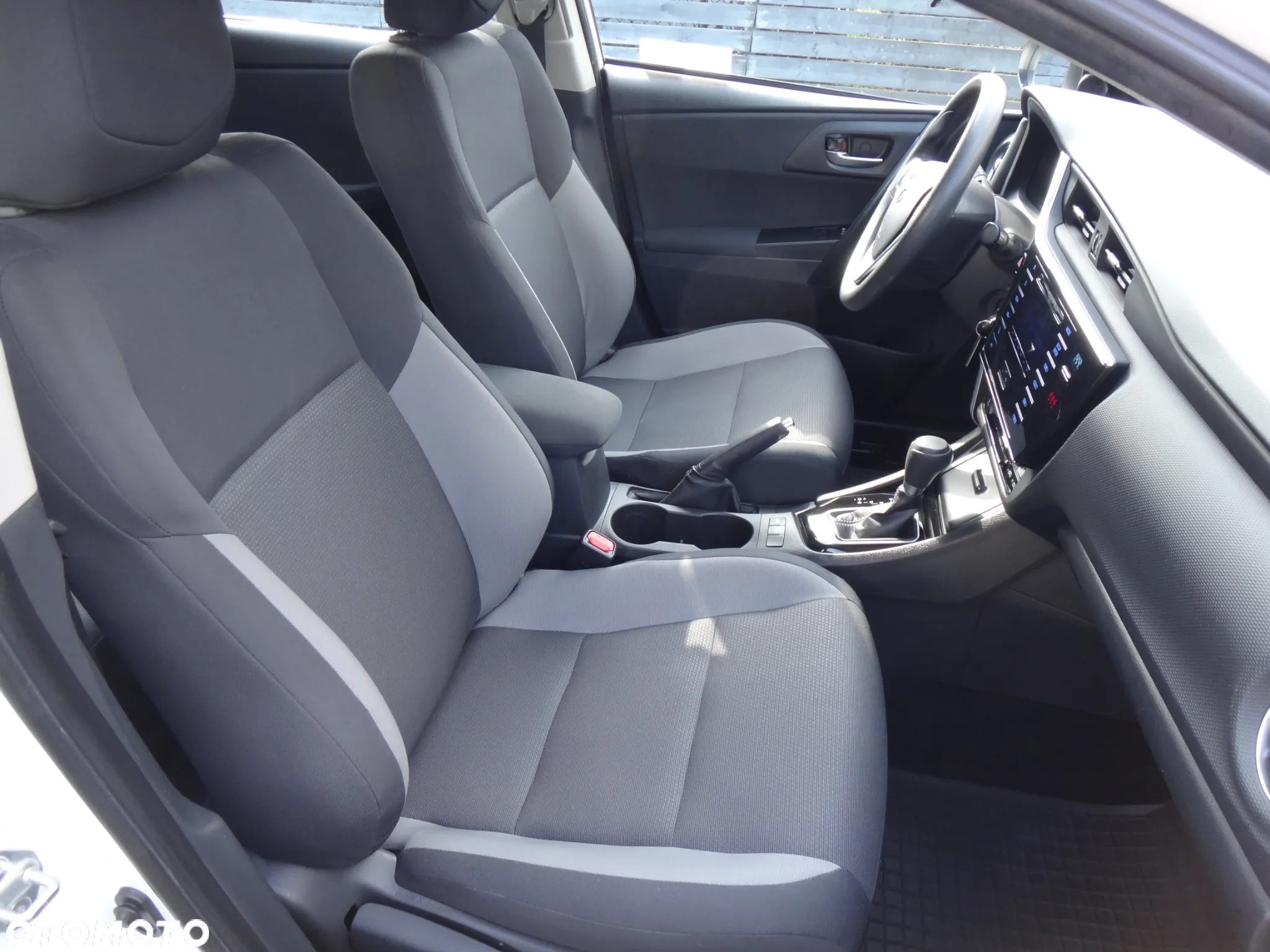 Toyota Auris - 15