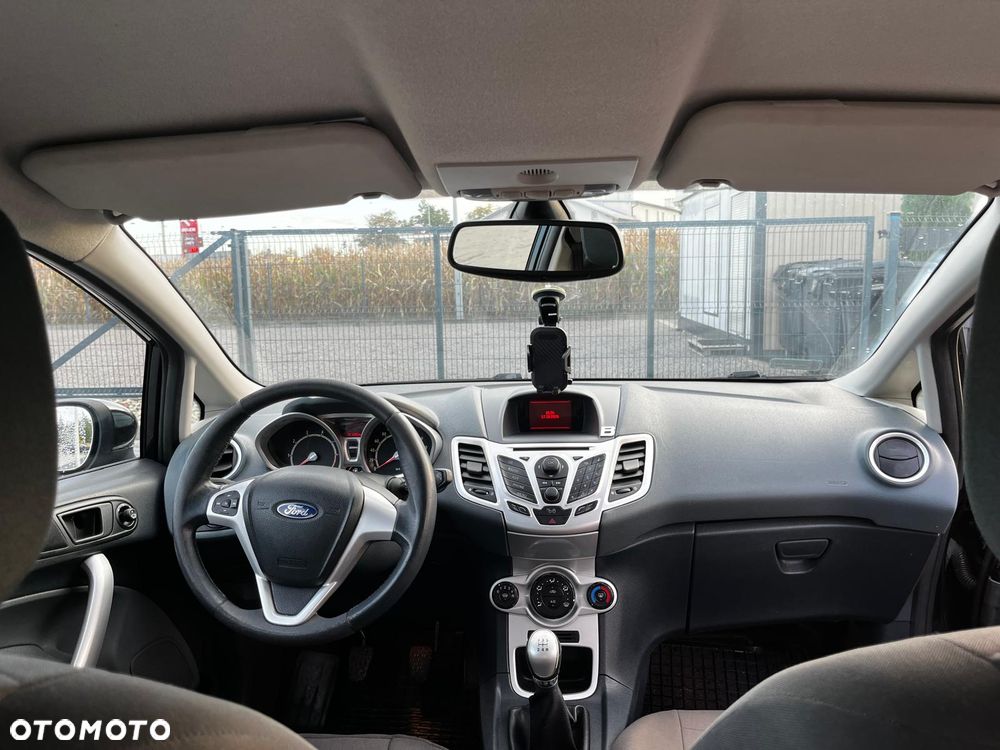 Ford Fiesta 1.4 Ghia - 22