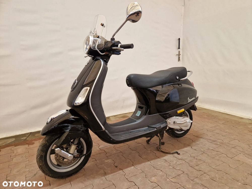 Piaggio Vespa - 2