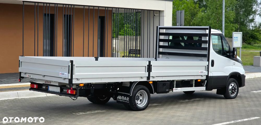 Iveco ❗️❗️DAILY 3.0 180KM MAXI 50C18 JAK NOWY ❗️❗️MODEL 2024 / BLOKADA MOSTU / SKRZYNIA OTWARTA WIDAR 10 PALET / 3500KG HAK / PIERWSZY WŁASCICIEL / NAVI / KAMERA COFANIA / FULL LED / TEMPOMAT AKTYWNY / BLIŹNIAKI / BURTY ALUMINIOWE / WERSJA WZMOCNIONA / FULL OPCJA / SERWIS ASO / SALON POLSKA / 35C15 50C15 35C18❗❗ JAK Z SALONU - NOWY -❗❗ - 24