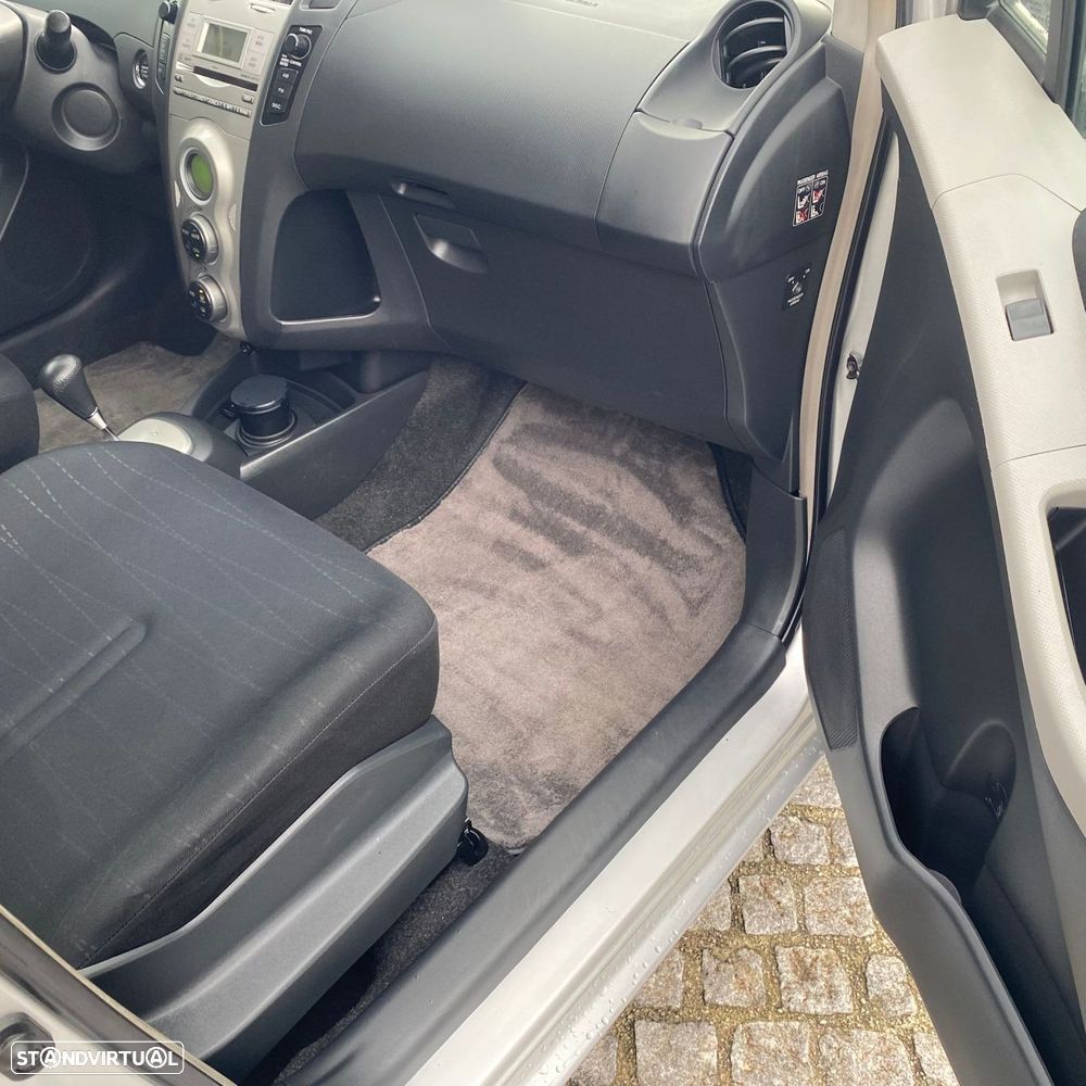 Toyota Yaris 1.0 VVT-i Sol High Pack MMT - 30