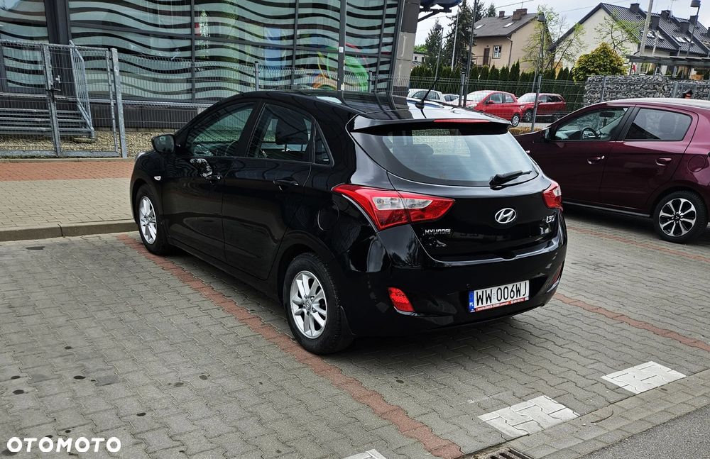 Hyundai i30 1.6 Classic + - 10