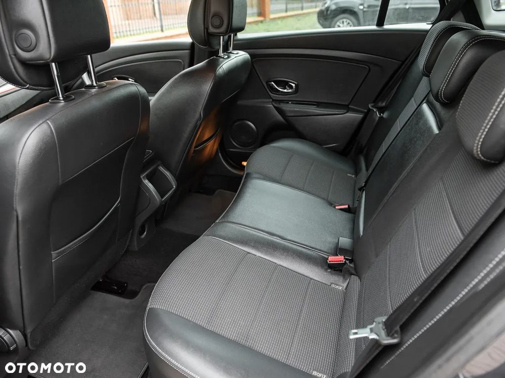 Renault Megane TCe 180 GT - 24