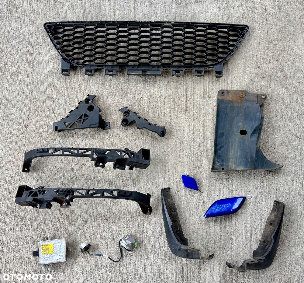 Mazda 5 CR Lift 2008/2010r Grill atrapa kratka środkowa zderzak spryskiwacz lampy przed stan b.dobry Europa zwykle i xenon ksenon ślizg wygłuszenie maski zderzak zaślepka haka pompka spryskiwaczy  spryskiwacze lamp  halogeny kratki  Grill osłoną silnika przetwornica błotnik belka wzmocnienie i dużo innych Czesci do mazdy 5 CR !!! - 4