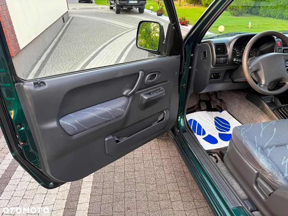 Suzuki Jimny 1.3 - 18