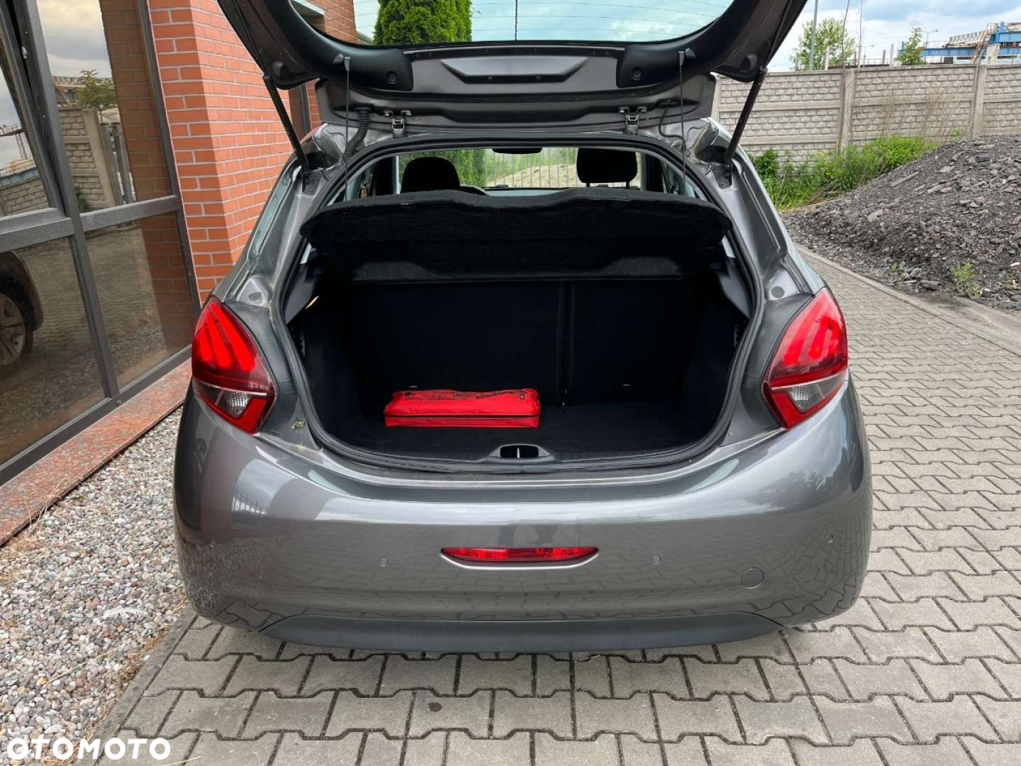 Peugeot 208 PureTech 82 Stop & Start Signature - 26