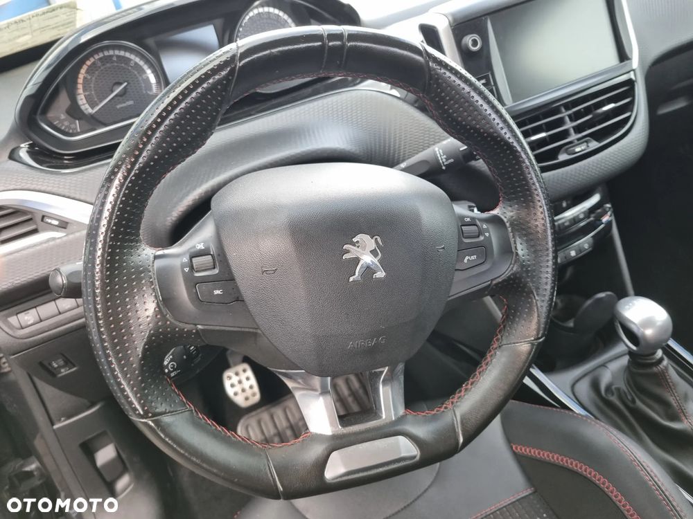 Peugeot 2008 PureTech 130 GT - 14