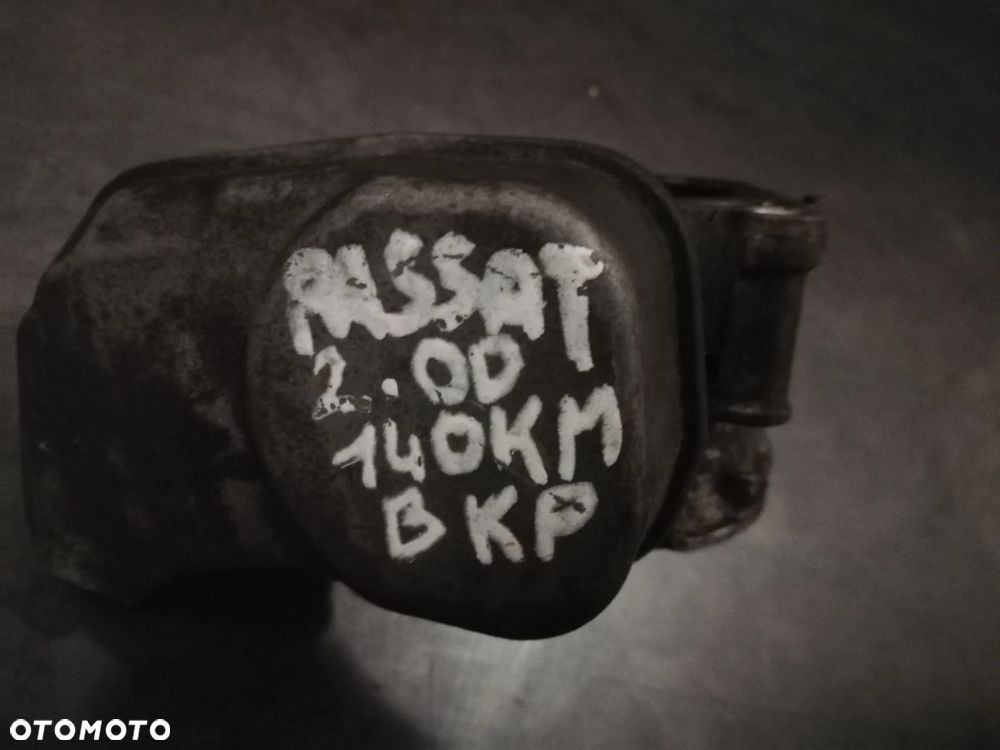 Przepustnica 03G128063B Vw Passat B6 2.0TDI - 2