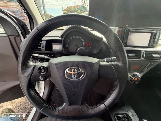 Toyota iQ 1.0 + - 20