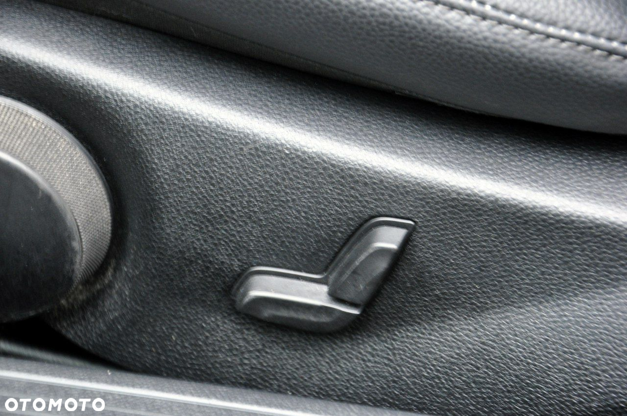 Mercedes-Benz Klasa C 180 T CDI DPF (BlueEFFICIENCY) Elegance - 16