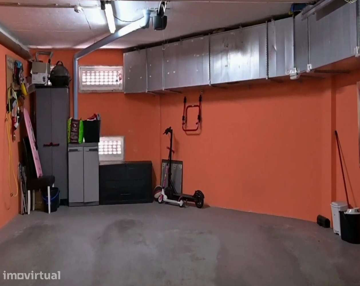 T2 +1 Duplex com Garagem e Ar Condicionado - Grande imagem: 3/23