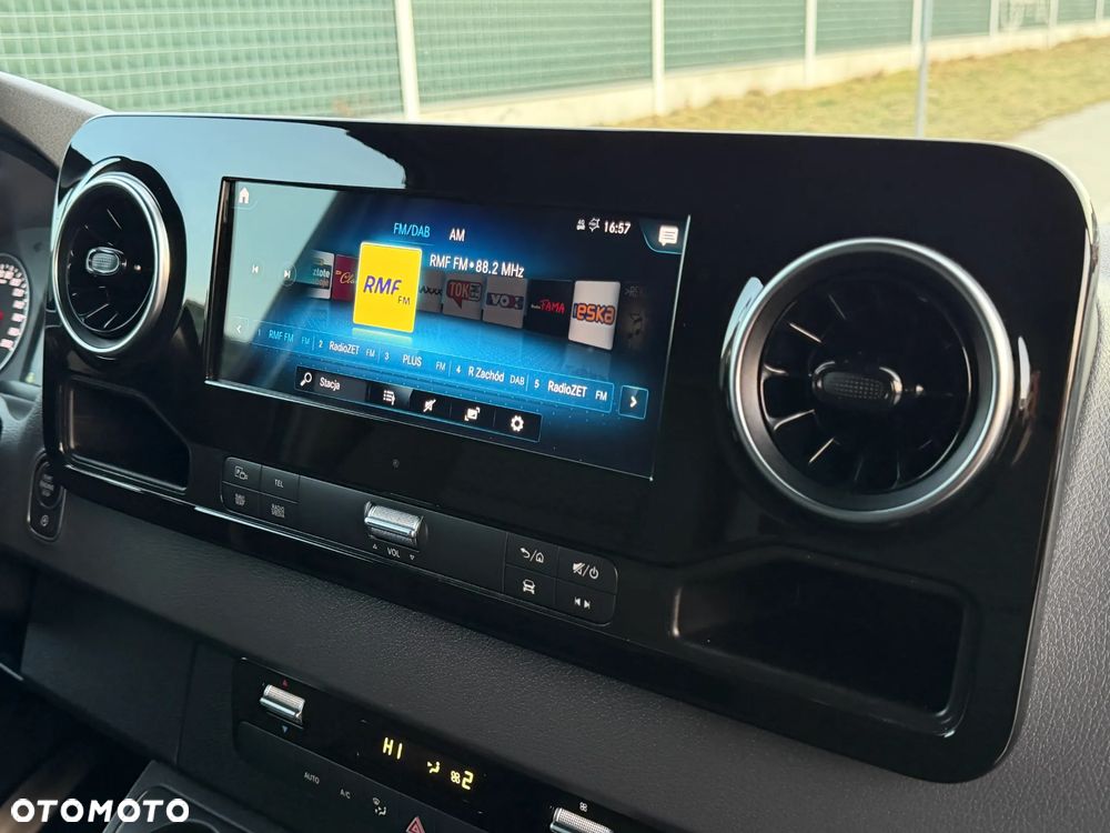 Mercedes-Benz SPRINTER // 319 CDI // 3.0 V6 190 KM // AUTOMAT // MAŁY PRZEBIEG //  BEZWYPADKOWY // L2H1 // FULL LED // SALON PL // 1 WŁ // - 39