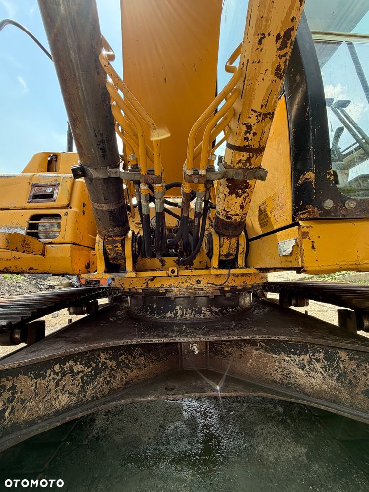 Caterpillar 318B - 14