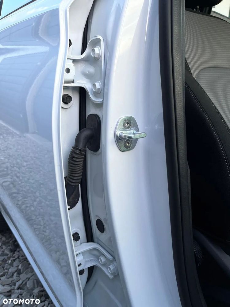 Hyundai i30 1.6 D Classic + - 37