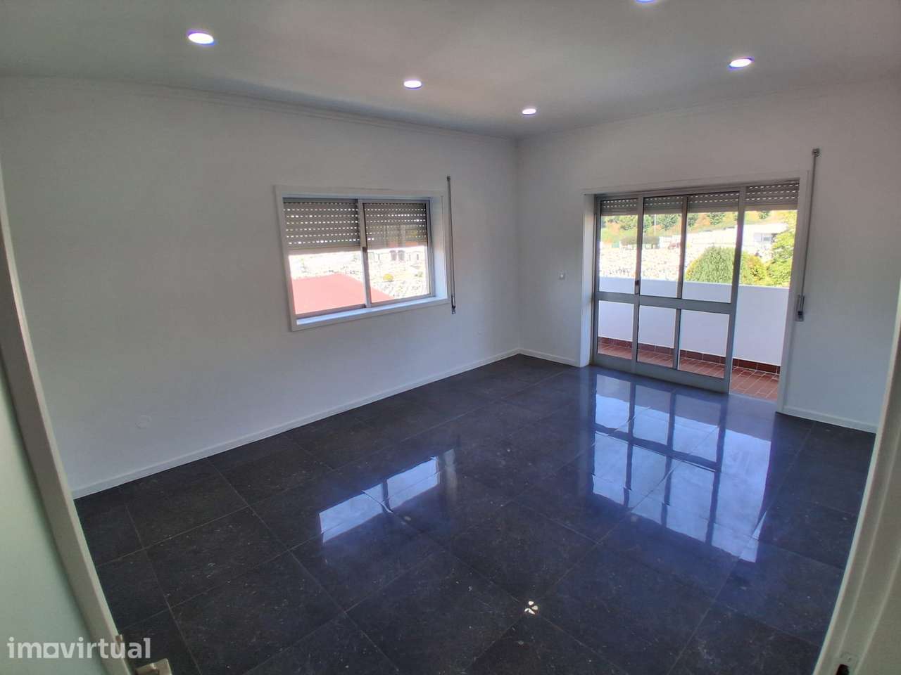 Apartamento T3 | Remodelado | Elevador | 3 Varandas | Lugar Garagem - Grande imagem: 2/34