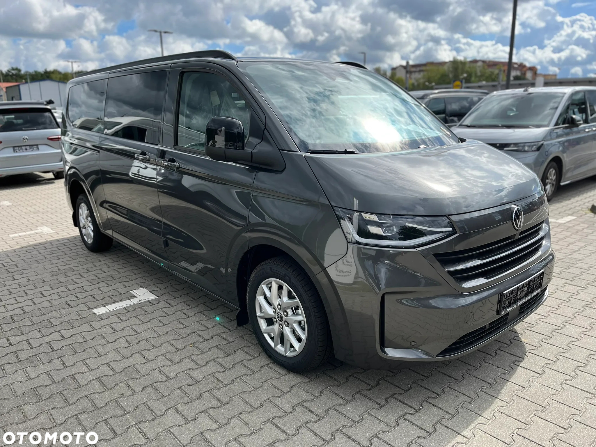 Volkswagen Caravelle - 3