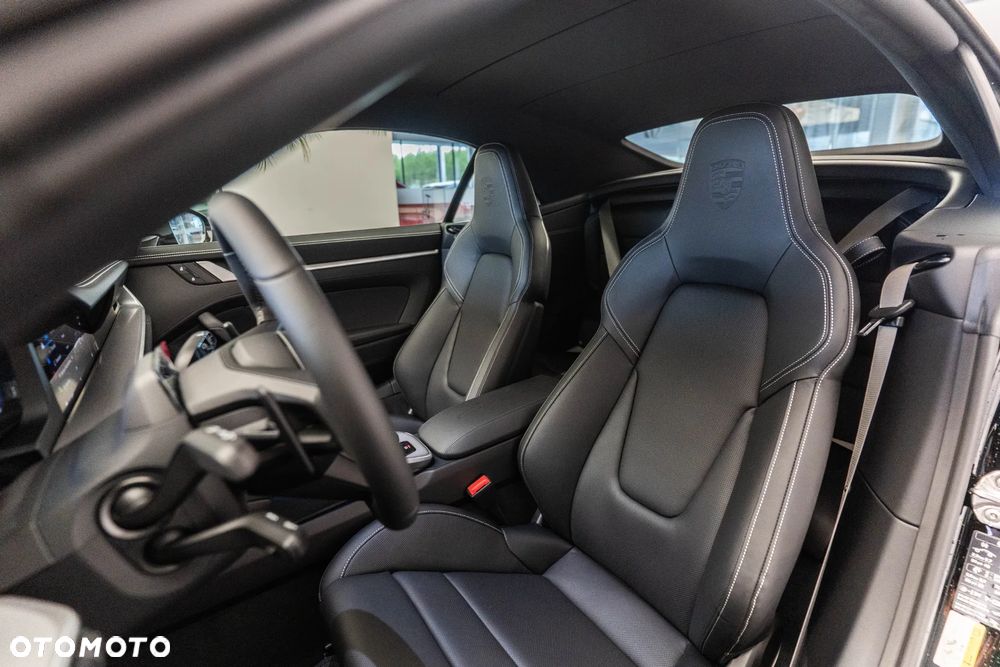 Porsche 911 Carrera S - 12