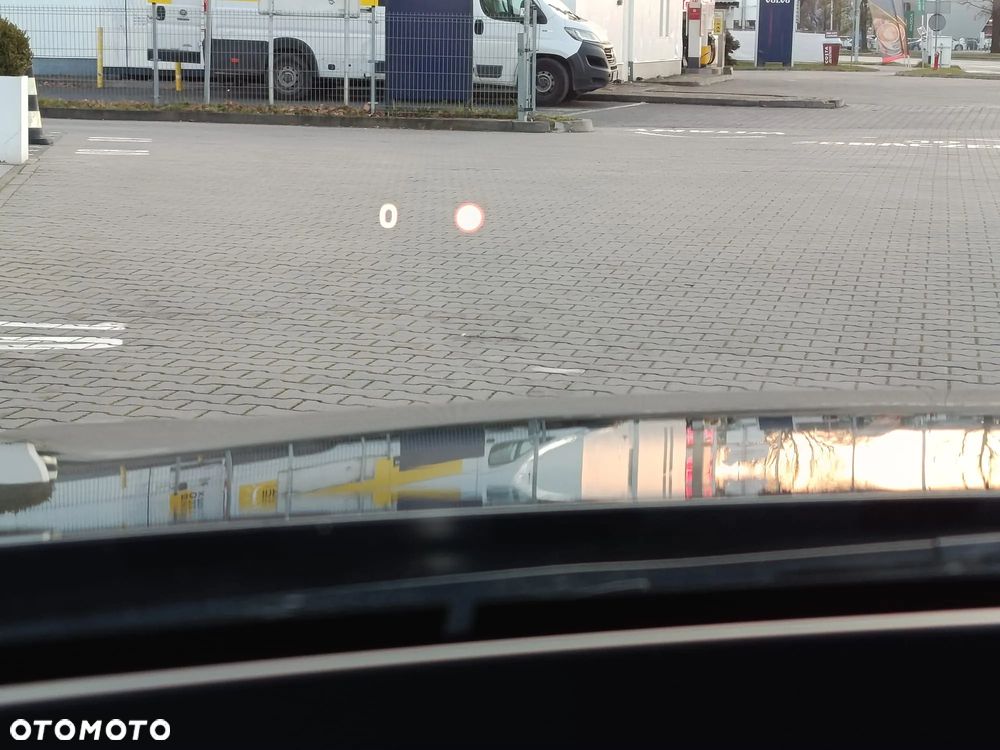 Volvo V60 T8 AWD Plug-In Hybrid Ultimate Dark - 18