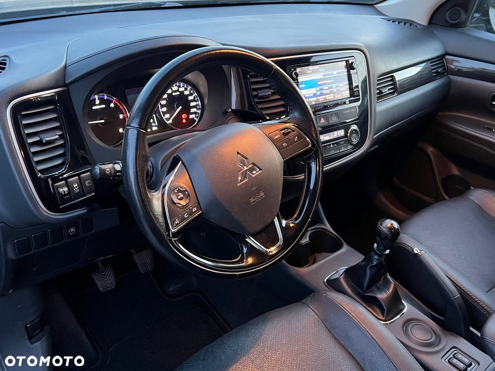 Mitsubishi Outlander 2.2 DI-D 2WD Invite - 17