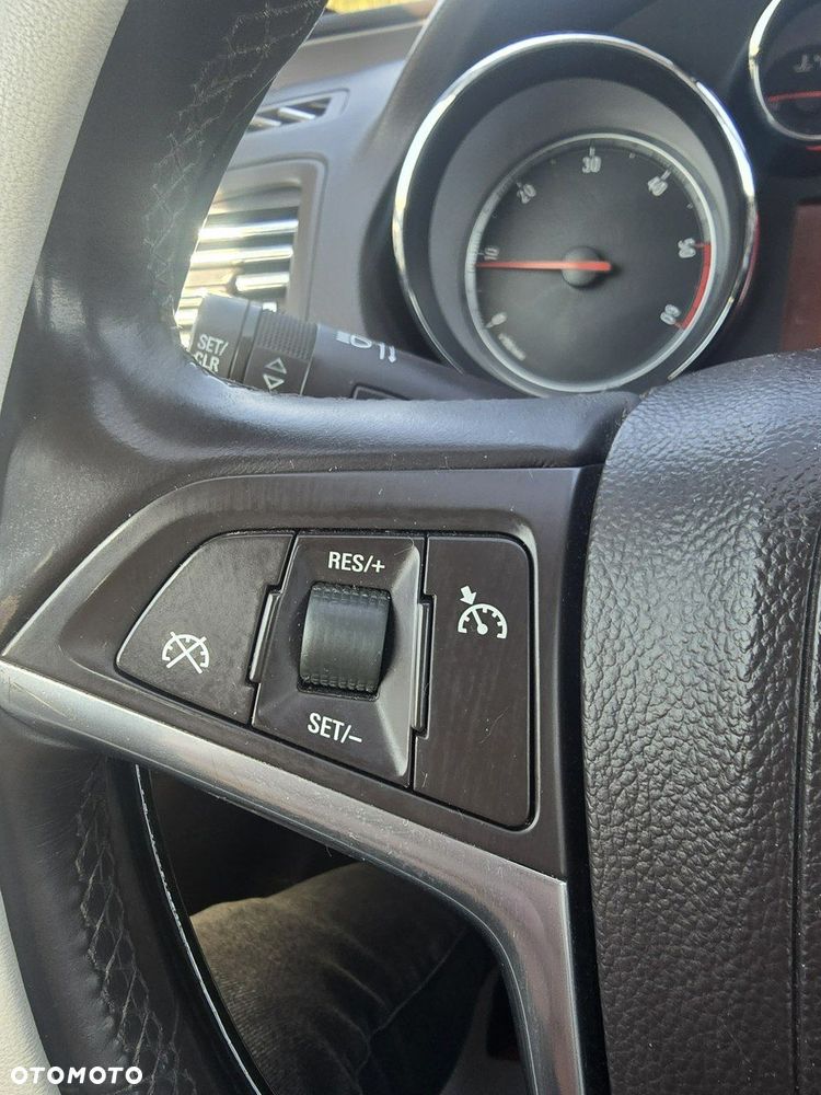 Opel Insignia - 22