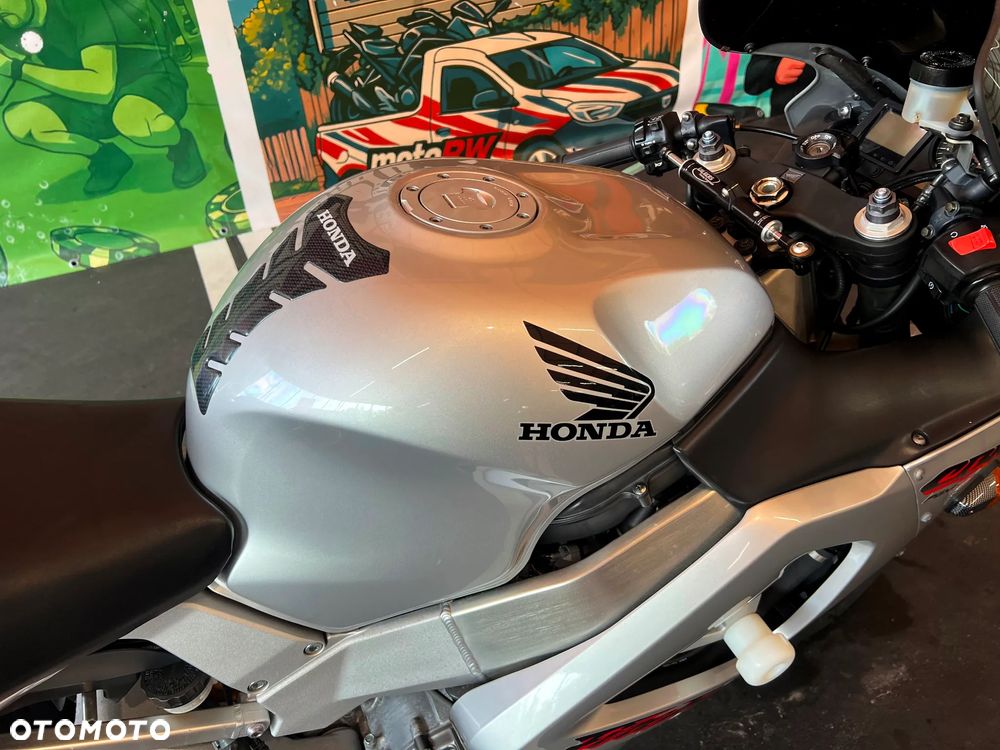 Honda CBR - 8