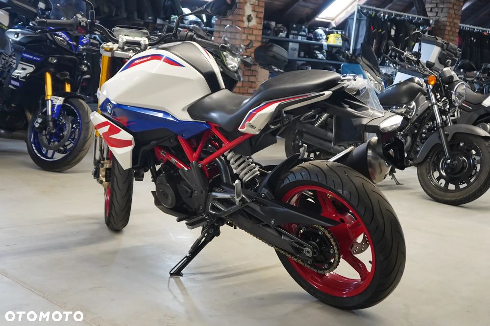 BMW G - 7