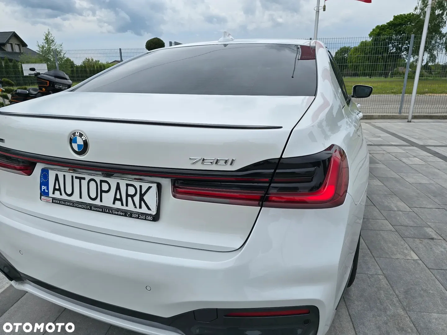 BMW Seria 7 750i xDrive sport - 19