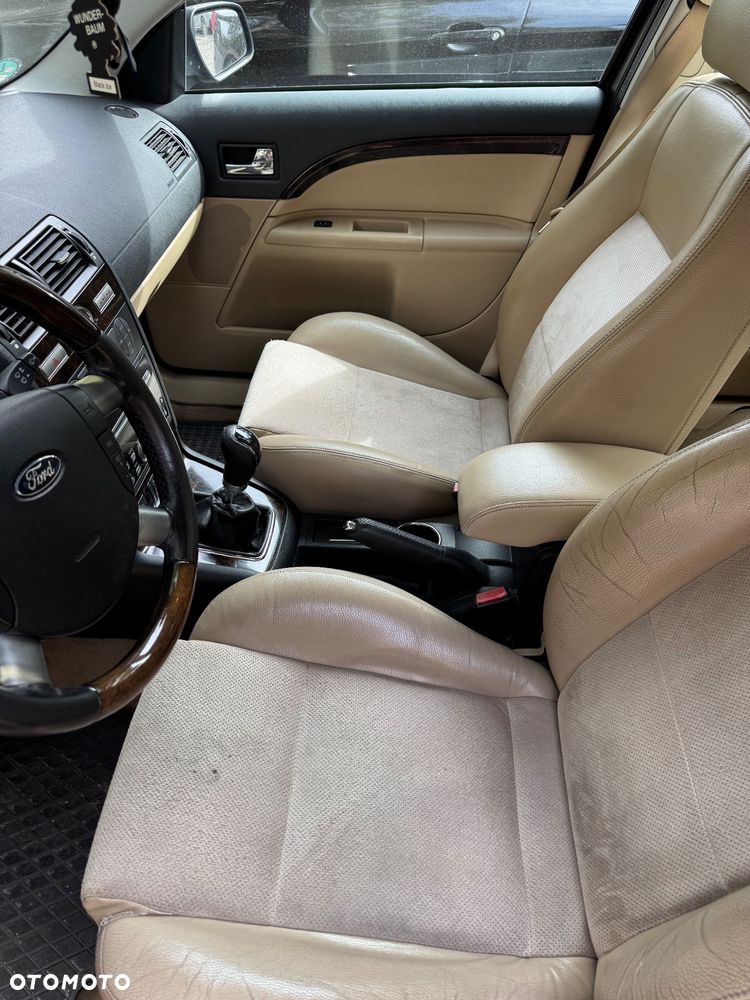 Ford Mondeo 1.8 Titanium - 4