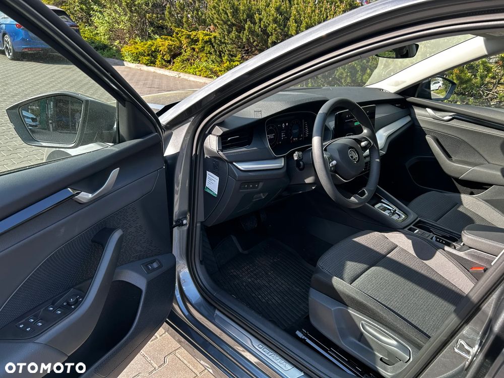 Skoda Octavia 2.0 TDI Selection DSG - 11