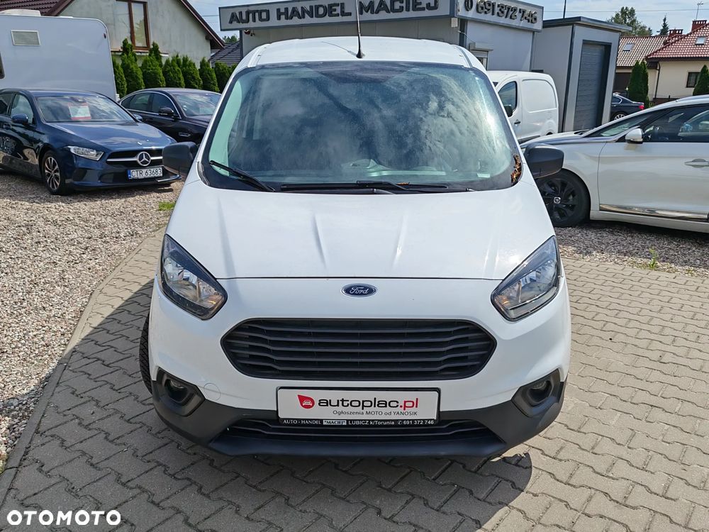 Ford Transit Courier - 13