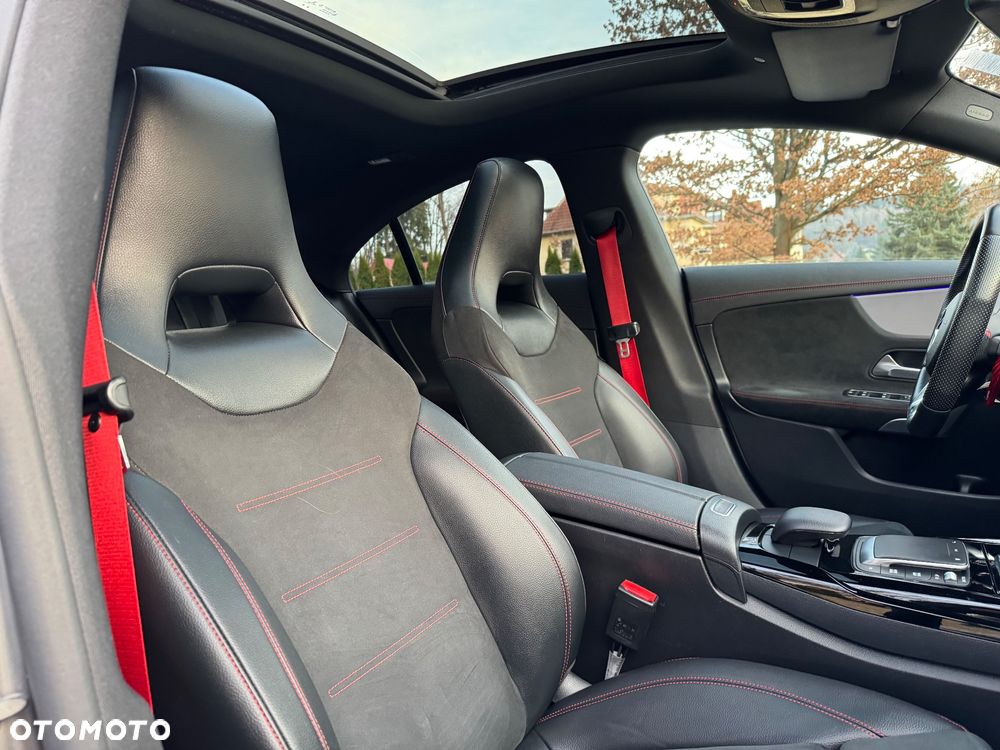 Mercedes-Benz CLA - 23