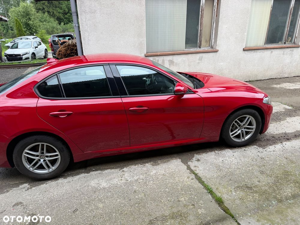 Alfa Romeo Giulia 2.2 - 10