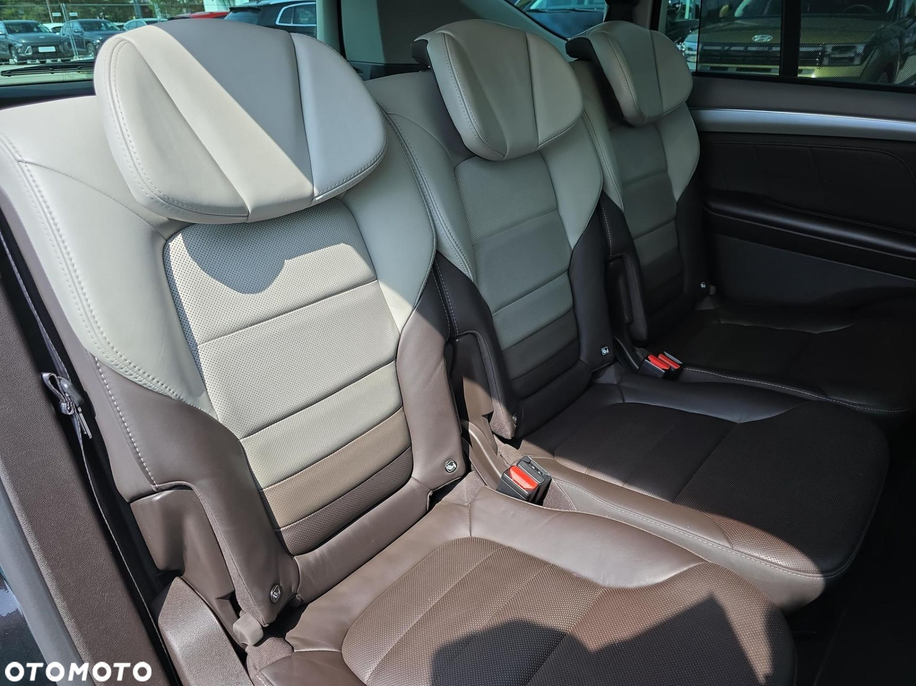 Renault Espace 1.6 dCi Energy Initiale Paris EDC - 12